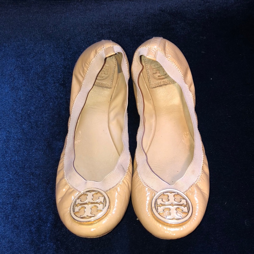 Tory Burch Caroline Beige patent leather flat -8.5